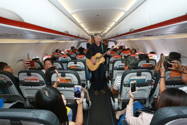 Đại sứ và Tổng lãnh sự Úc mang “đặc sản” nước mình đến hành khách Jetstar - Ảnh minh hoạ 9