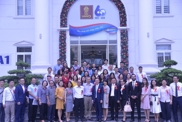 Ra mắt mạng lưới cựu sinh viên trường Đại học Hà Nội - 2 Ra mắt mạng lưới cựu sinh viên trường Đại học Hà Nội - 2