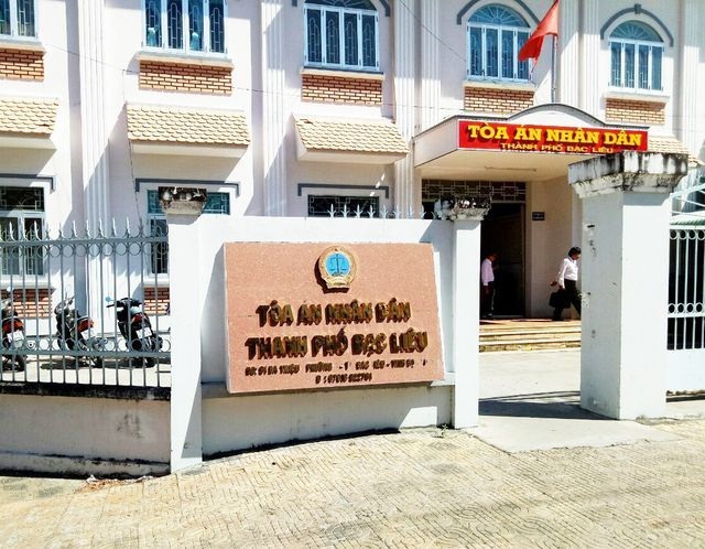 Phó giám đốc Sở Giáo dục Bạc Liêu bị giáo viên kiện đòi bồi thường danh dự - 2 Phó giám đốc Sở Giáo dục Bạc Liêu bị giáo viên kiện đòi bồi thường danh dự - 2