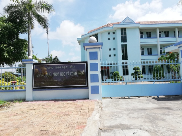 Phó giám đốc Sở Giáo dục Bạc Liêu bị giáo viên kiện đòi bồi thường danh dự - 1 Phó giám đốc Sở Giáo dục Bạc Liêu bị giáo viên kiện đòi bồi thường danh dự - 1