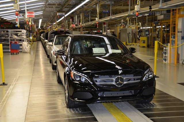 Mercedes cân nhắc dừng sản xuất mẫu C-Class tại Mỹ - 1 Mercedes cân nhắc dừng sản xuất mẫu C-Class tại Mỹ - 1