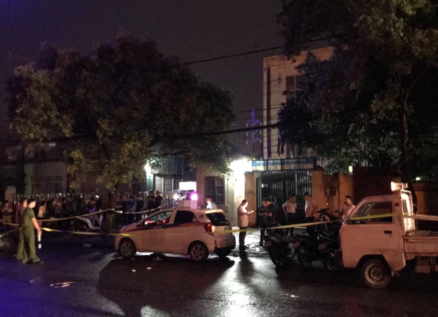 Nữ tài xế bị người đàn ông đâm liên tiếp trên xe taxi - 1 Nữ tài xế bị người đàn ông đâm liên tiếp trên xe taxi - 1
