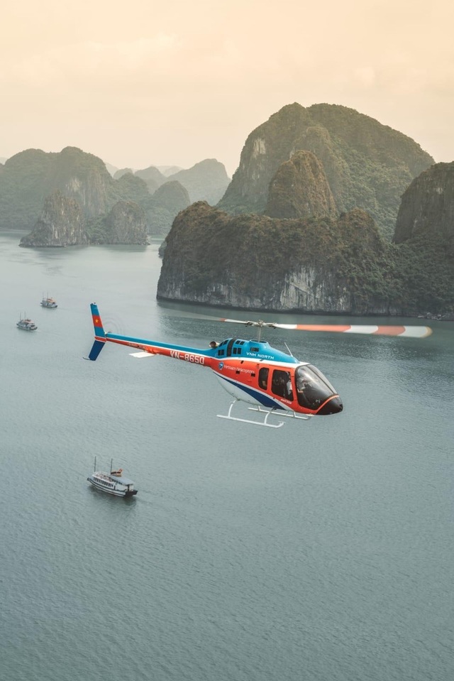 Chủ tịch và Tổng thư ký CLB Vịnh đẹp nhất thế giới trải nghiệm Halong Heli Tours - 2 Chủ tịch và Tổng thư ký CLB Vịnh đẹp nhất thế giới trải nghiệm Halong Heli Tours - 2