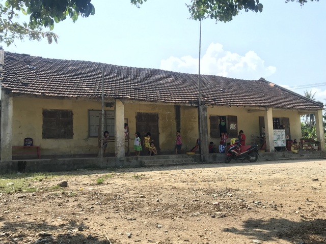 Có trường mới, 60 học sinh vẫn phải học ở nơi... chờ sập - 1 Có trường mới, 60 học sinh vẫn phải học ở nơi... chờ sập - 1