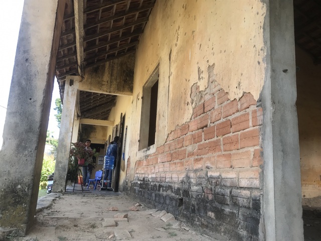 Có trường mới, 60 học sinh vẫn phải học ở nơi... chờ sập - 3 Có trường mới, 60 học sinh vẫn phải học ở nơi... chờ sập - 3