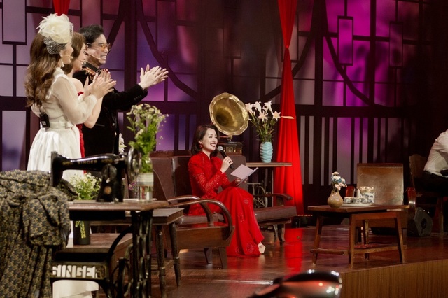 Bị đồn “mất tích đi lấy chồng”, MC Quỳnh Chi tái xuất sóng VTV sau vắng bóng - 12 Bị đồn “mất tích đi lấy chồng”, MC Quỳnh Chi tái xuất sóng VTV sau vắng bóng - 12