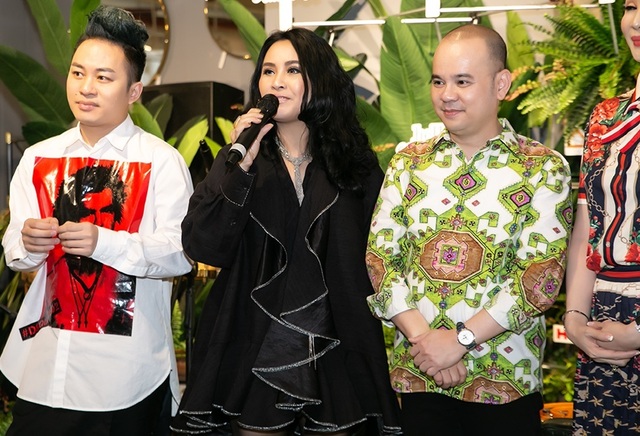 “Cá sấu chúa” Quỳnh Nga rạng rỡ nghe Thanh Lam, Tùng Dương hát sau chuyện buồn đời tư - 6 “Cá sấu chúa” Quỳnh Nga rạng rỡ nghe Thanh Lam, Tùng Dương hát sau chuyện buồn đời tư - 6