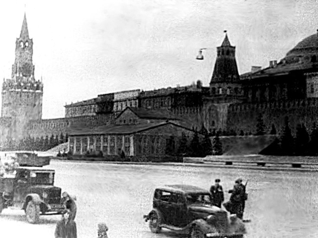 Nga từng tàng hình Điện Kremlin trước “mưa” hỏa lực của phát xít Đức thế nào? - 2