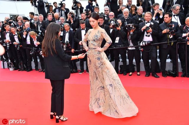 Hai nữ diễn viên Trung Quốc bị ban tổ chức LHP Cannes 2019 đuổi khéo khỏi thảm đỏ - 13