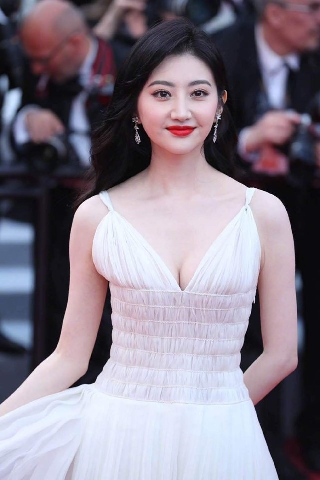 Hai nữ diễn viên Trung Quốc bị ban tổ chức LHP Cannes 2019 đuổi khéo khỏi thảm đỏ - 2
