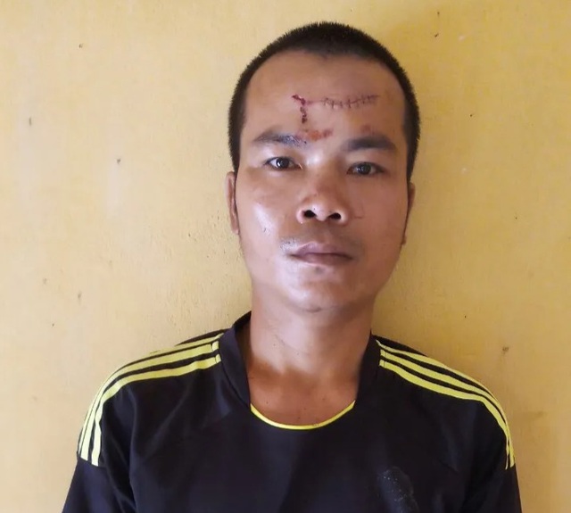 Mâu thuẫn trong lúc đánh bạc, người đàn ông bị hàng xóm đâm tử vong - 1 Mâu thuẫn trong lúc đánh bạc, người đàn ông bị hàng xóm đâm tử vong - 1