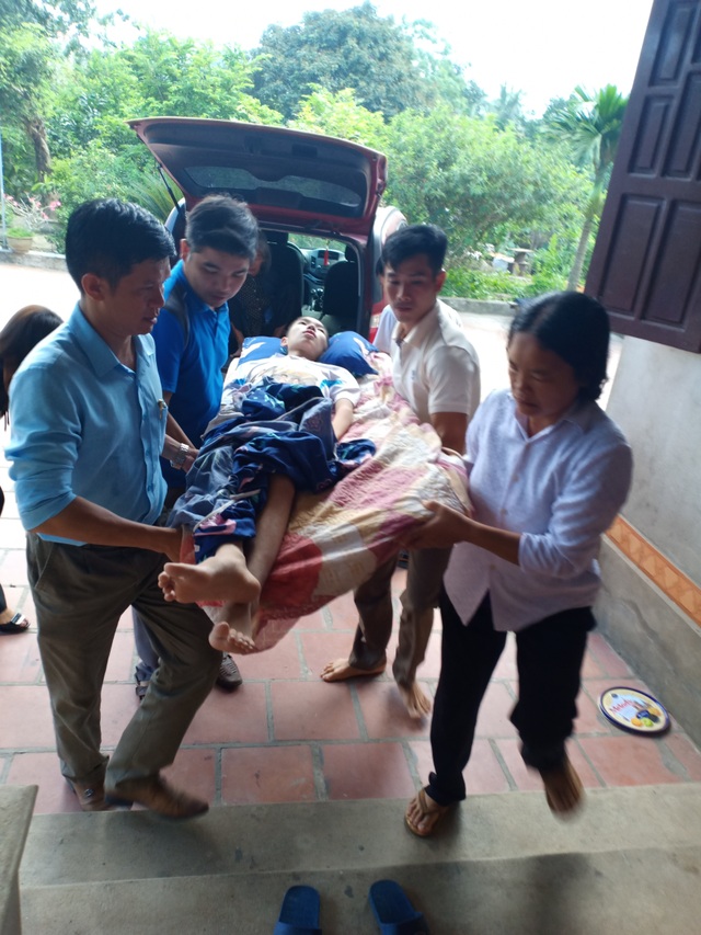 Bạn đọc Dân trí giúp đỡ gần 89 triệu đồng đến gia đình người đàn ông vợ con đều bị ung thư - 2 Bạn đọc Dân trí giúp đỡ gần 89 triệu đồng đến gia đình người đàn ông vợ con đều bị ung thư - 2