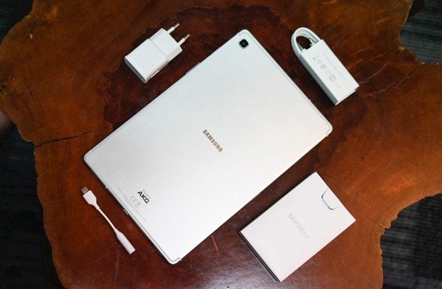 Đánh giá Galaxy Tab S5e: Máy tính bảng mỏng, gọn và nhẹ nhất của Samsung - 4 Đánh giá Galaxy Tab S5e: Máy tính bảng mỏng, gọn và nhẹ nhất của Samsung - 4