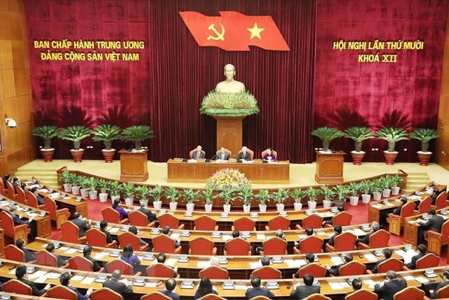Bộ Chính trị xem xét công tác xây dựng, thi hành điều lệ Đảng - 1 Bộ Chính trị xem xét công tác xây dựng, thi hành điều lệ Đảng - 1