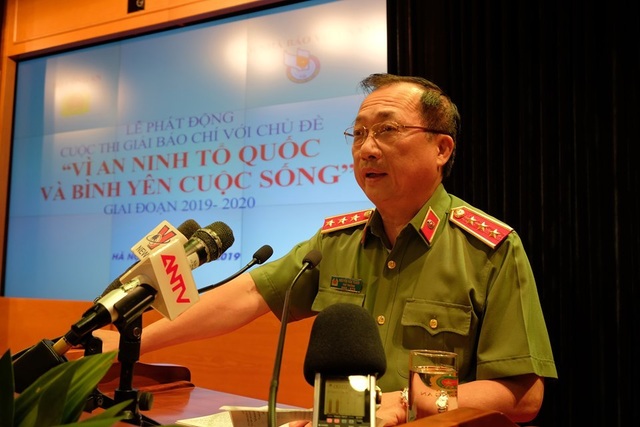 Phát động cuộc thi giải báo chí “Vì An ninh Tổ quốc và bình yên cuộc sống” - 2 Phát động cuộc thi giải báo chí “Vì An ninh Tổ quốc và bình yên cuộc sống” - 2