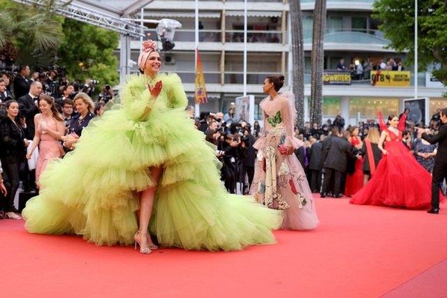 Deepika Padukone đẹp lộng lẫy tại Cannes - 3 Deepika Padukone đẹp lộng lẫy tại Cannes - 3