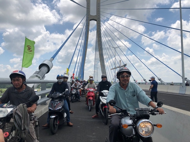 Thông xe cầu Vàm Cống, góp phần tháo gỡ điểm nghẽn giao thông miền Tây - 10 Thông xe cầu Vàm Cống, góp phần tháo gỡ điểm nghẽn giao thông miền Tây - 10
