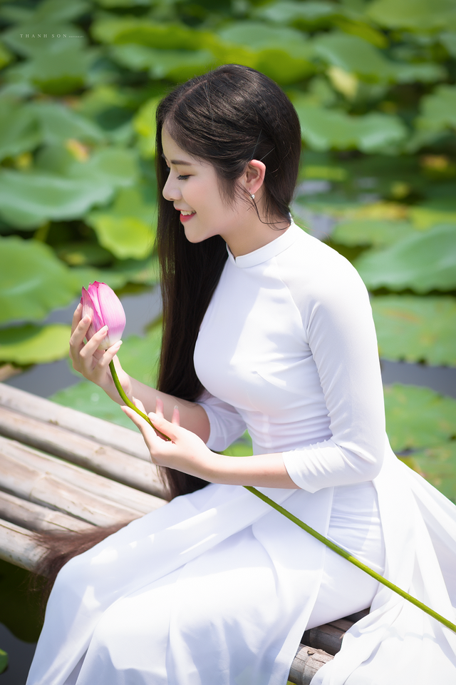 “Công chúa tóc mây” phiên bản Việt khoe sắc bên sen - 9