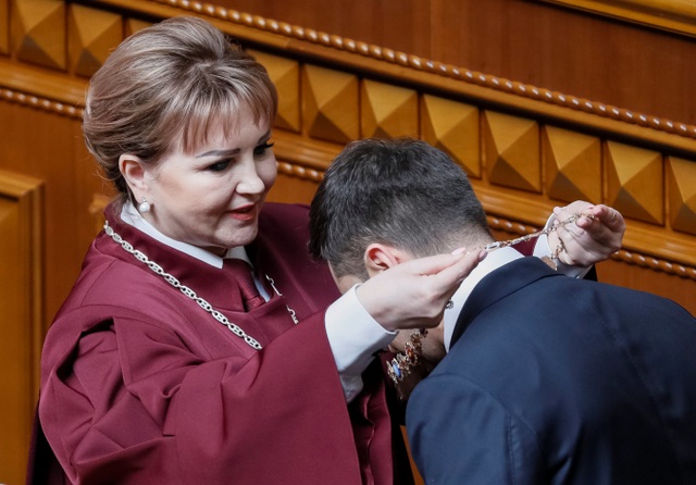 Diễn viên hài nhậm chức Tổng thống Ukraine, tuyên bố giải thể quốc hội - 3 Diễn viên hài nhậm chức Tổng thống Ukraine, tuyên bố giải thể quốc hội - 3