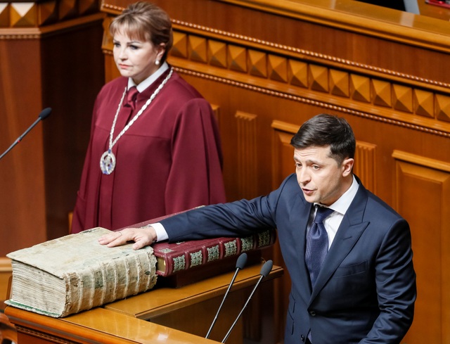 Diễn viên hài nhậm chức Tổng thống Ukraine, tuyên bố giải thể quốc hội - 6 Diễn viên hài nhậm chức Tổng thống Ukraine, tuyên bố giải thể quốc hội - 6
