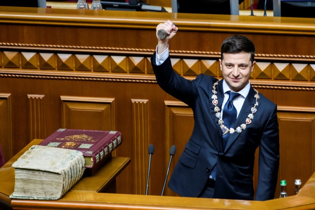Diễn viên hài nhậm chức Tổng thống Ukraine, tuyên bố giải thể quốc hội - 5 Diễn viên hài nhậm chức Tổng thống Ukraine, tuyên bố giải thể quốc hội - 5