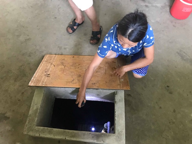Cụ bà khai đổ thuốc diệt cỏ xuống giếng nhà hàng xóm để... trả thù vặt - 2 Cụ bà khai đổ thuốc diệt cỏ xuống giếng nhà hàng xóm để... trả thù vặt - 2