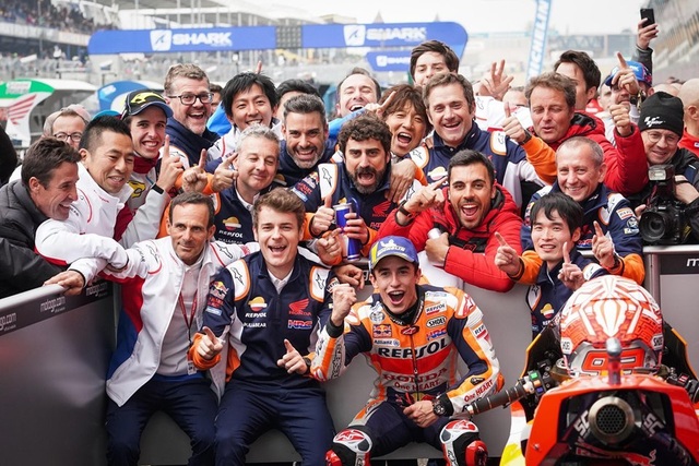 Chặng 5 MotoGP: Marc Marquez thắng nhẹ nhàng tại Le Mans - 4