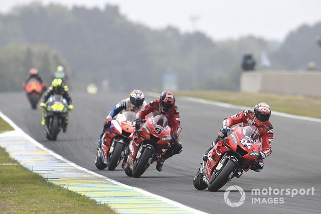 Chặng 5 MotoGP: Marc Marquez thắng nhẹ nhàng tại Le Mans - 1