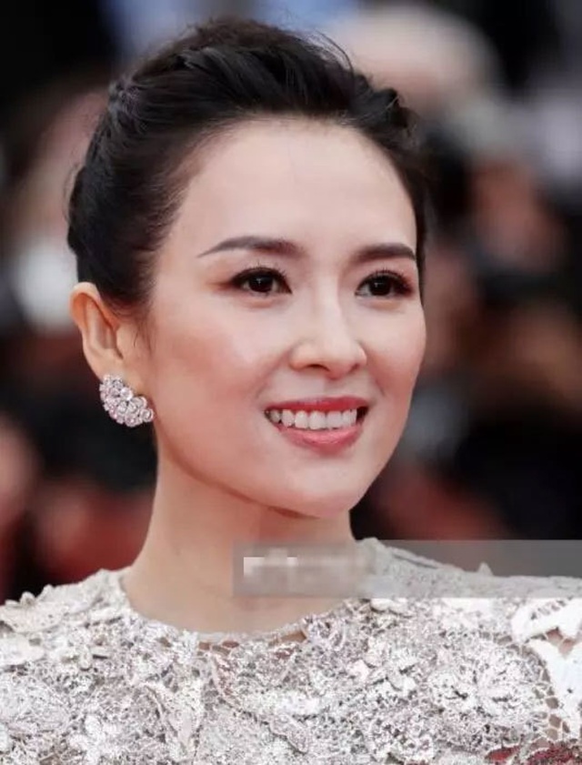 Không cần hở, Chương Tử Di vẫn hút mọi ánh nhìn - 12 Không cần hở, Chương Tử Di vẫn hút mọi ánh nhìn - 12