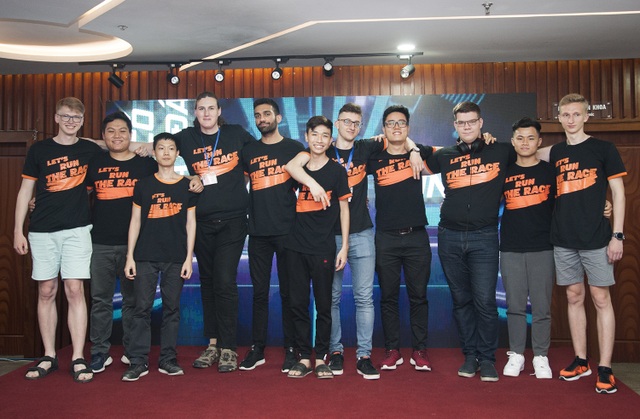 Sinh viên nước ngoài háo hức tham dự cuộc đua xe tự hành tổ chức tại Việt Nam - 1 Sinh viên nước ngoài háo hức tham dự cuộc đua xe tự hành tổ chức tại Việt Nam - 1