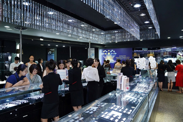 Đan Lê, Bảo Thanh sang chảnh dự sự kiện The Best Diamond Festival của DOJI - 5 Đan Lê, Bảo Thanh sang chảnh dự sự kiện The Best Diamond Festival của DOJI - 5
