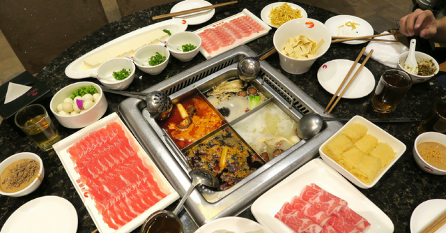Nồi lẩu đang sôi bất ngờ phát nổ khiến nữ phục vụ bị bỏng nặng - 3 Nồi lẩu đang sôi bất ngờ phát nổ khiến nữ phục vụ bị bỏng nặng - 3