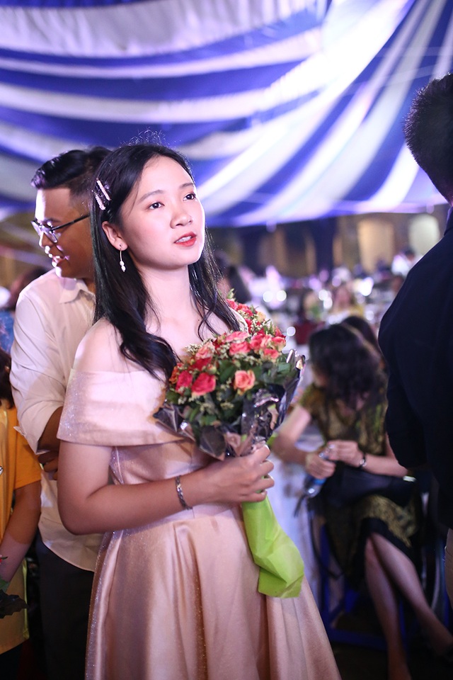 Lễ tri ân xúc động của thầy trò trường Chu Văn An - 4 Lễ tri ân xúc động của thầy trò trường Chu Văn An - 4