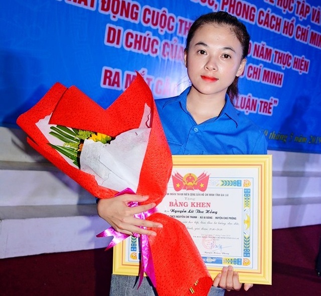 Cô gái mắc bệnh ung thư và hành trình 10 năm đi tìm bục giảng - 2 Cô gái mắc bệnh ung thư và hành trình 10 năm đi tìm bục giảng - 2
