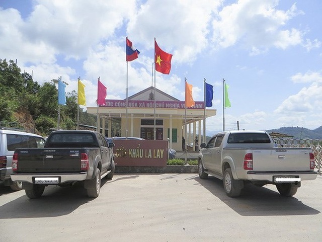 Tạm đình chỉ Chi cục trưởng và 4 cán bộ hải quan nghi có dấu hiệu “làm luật” - 1 Tạm đình chỉ Chi cục trưởng và 4 cán bộ hải quan nghi có dấu hiệu “làm luật” - 1