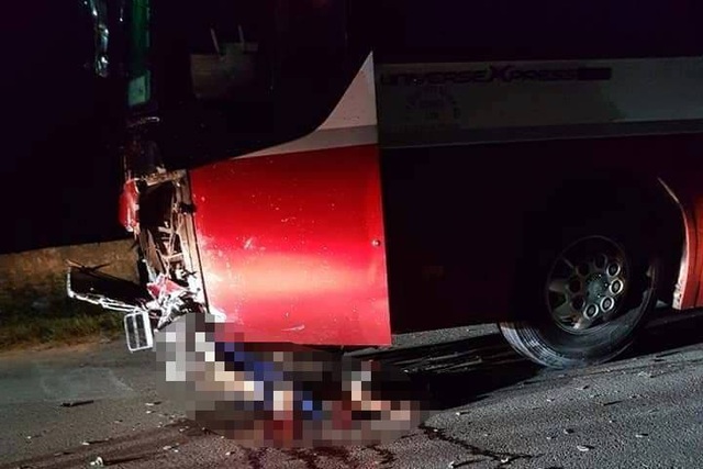 2 há»c sinh tá» nạn khi mượn xe máy cá»§a bá» mẹ chá» nhau Äi chÆ¡i - 2