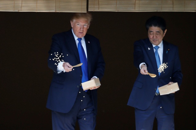 Nhật Bản “trải thảm đỏ” đón ông Trump công du lần đầu tiên trong triều đại mới - 2 Nhật Bản “trải thảm đỏ” đón ông Trump công du lần đầu tiên trong triều đại mới - 2