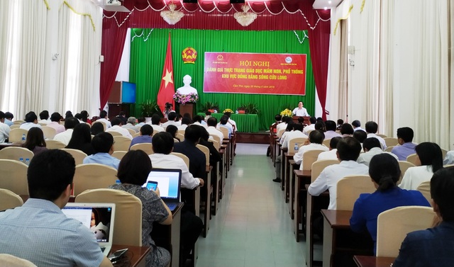 Bộ trưởng Phùng Xuân Nhạ: Mục tiêu là “lấp trũng” cho giáo dục ĐBSCL - 1 Bộ trưởng Phùng Xuân Nhạ: Mục tiêu là “lấp trũng” cho giáo dục ĐBSCL - 1