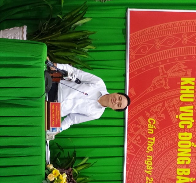 Bộ trưởng Phùng Xuân Nhạ: Mục tiêu là “lấp trũng” cho giáo dục ĐBSCL - 2 Bộ trưởng Phùng Xuân Nhạ: Mục tiêu là “lấp trũng” cho giáo dục ĐBSCL - 2