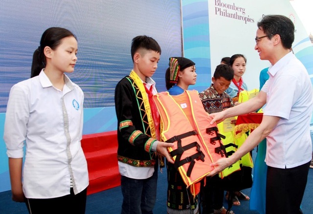 Phó Thủ tướng: Còn không ít trẻ bị bạo hành, bị bóc lột sức lao động và tình dục - 9 Phó Thủ tướng: Còn không ít trẻ bị bạo hành, bị bóc lột sức lao động và tình dục - 9