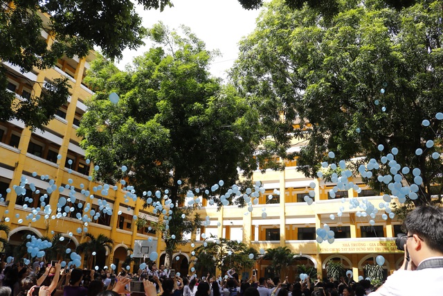 Của để dành trong lễ tri ân, trưởng thành học sinh Trưng Vương - 6 Của để dành trong lễ tri ân, trưởng thành học sinh Trưng Vương - 6