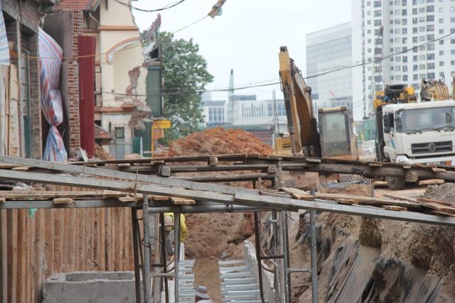 Thiên nga ngất xỉu vì nắng nóng, tài xế say xỉn vờ... câm khi gặp cảnh sát - 4 Thiên nga ngất xỉu vì nắng nóng, tài xế say xỉn vờ... câm khi gặp cảnh sát - 4