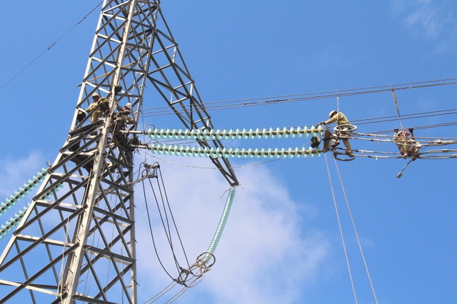 25 năm phát triển hệ thống truyền tải điện 500 KV - 2 25 năm phát triển hệ thống truyền tải điện 500 KV - 2