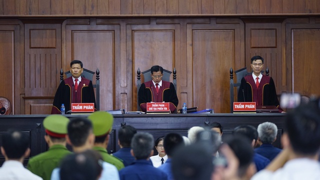 Vũ “nhôm” khai mình có 3 tên, 2 quốc tịch - 4 Vũ “nhôm” khai mình có 3 tên, 2 quốc tịch - 4