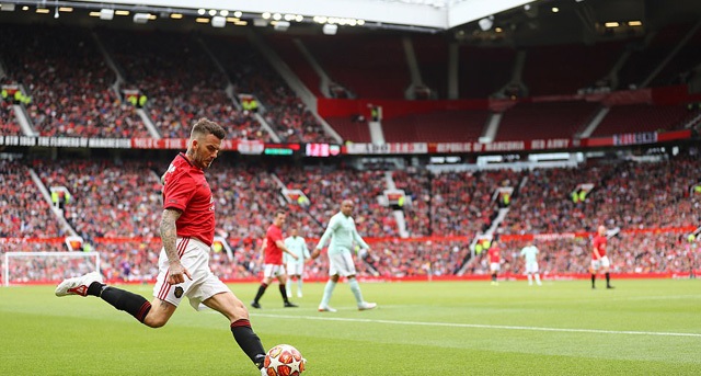 Ở tuổi 44, Beckham vẫn tạt bóng “ngọt lịm”, làm say lòng người - 1 Ở tuổi 44, Beckham vẫn tạt bóng “ngọt lịm”, làm say lòng người - 1