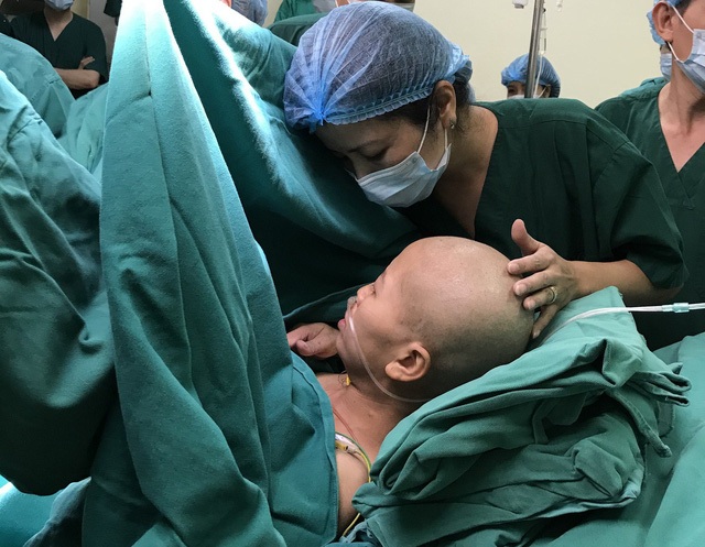 Những người mẹ chọn cái chết để sinh con: Quan trọng gì sống bao lâu, sống như thế nào mới đúng! - 5 Những người mẹ chọn cái chết để sinh con: Quan trọng gì sống bao lâu, sống như thế nào mới đúng! - 5