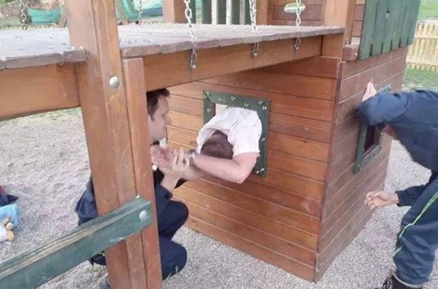 Cái kết “thốn không tả nổi” của những người lớn cố chơi trò trẻ con - 6 Cái kết “thốn không tả nổi” của những người lớn cố chơi trò trẻ con - 6