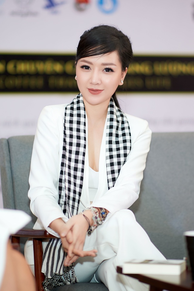 Băng Di “Gạo nếp gạo tẻ” tủi thân khi chỉ học hết cấp 3, đi bán cơm kiếm sống - 3 Băng Di “Gạo nếp gạo tẻ” tủi thân khi chỉ học hết cấp 3, đi bán cơm kiếm sống - 3