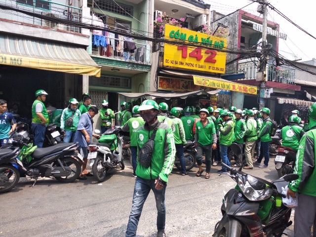 Nhà hàng, quán ăn “phất” lên nhờ dịch vụ giao đồ ăn - 2 Nhà hàng, quán ăn “phất” lên nhờ dịch vụ giao đồ ăn - 2