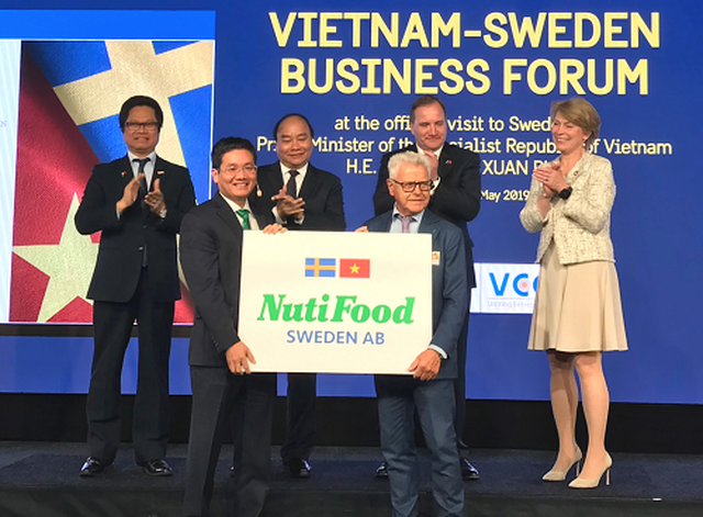 Thủ tướng dự lễ công bố vận hành nhà máy sữa doanh nghiệp Việt tại Thụy Điển - 1 Thủ tướng dự lễ công bố vận hành nhà máy sữa doanh nghiệp Việt tại Thụy Điển - 1